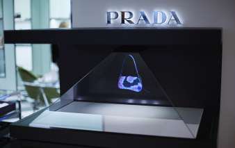 Prada — Le Bon Marché, L'hologramme, geek mais chic